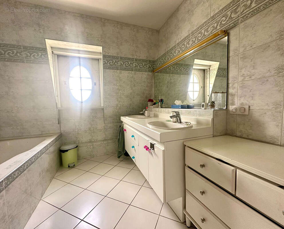 Autre à JOUE-LES-TOURS