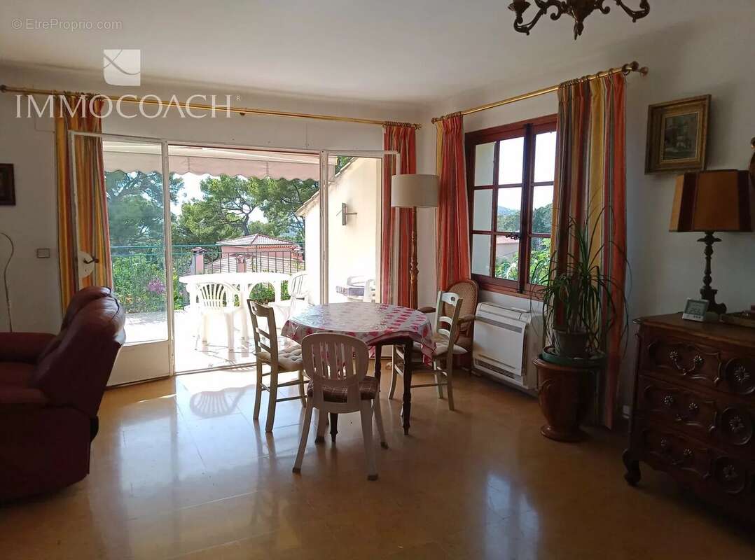 Maison à CARQUEIRANNE