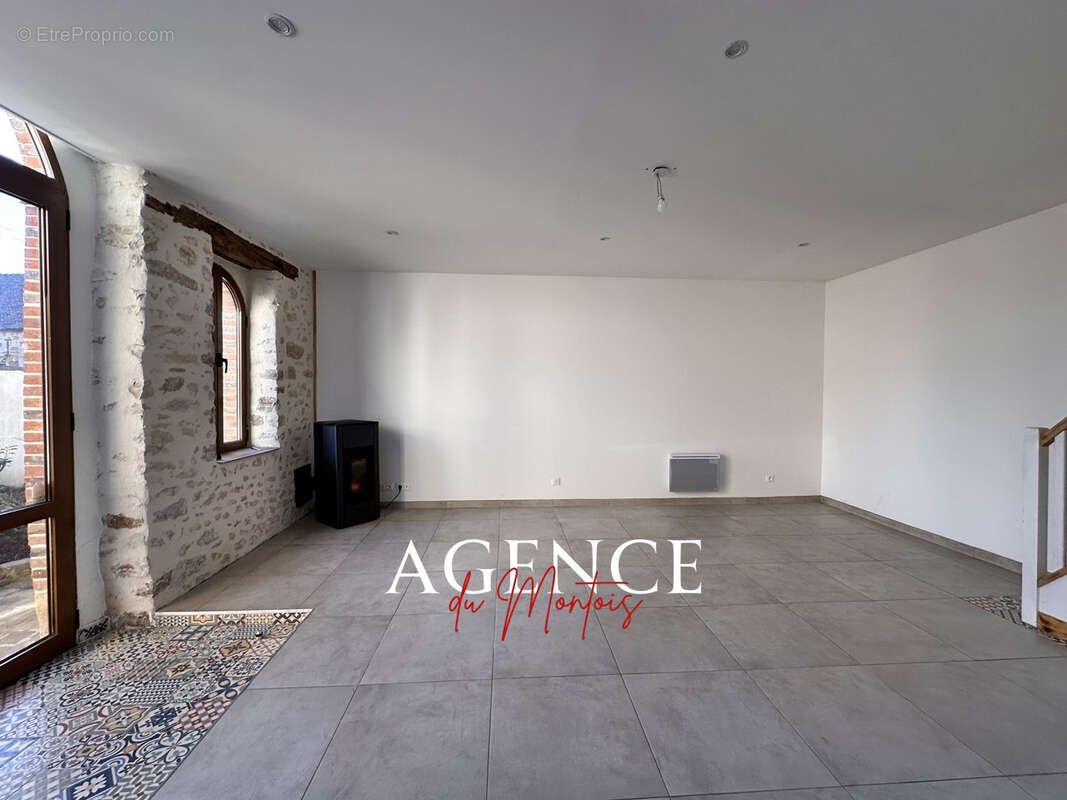 Maison à DONNEMARIE-DONTILLY