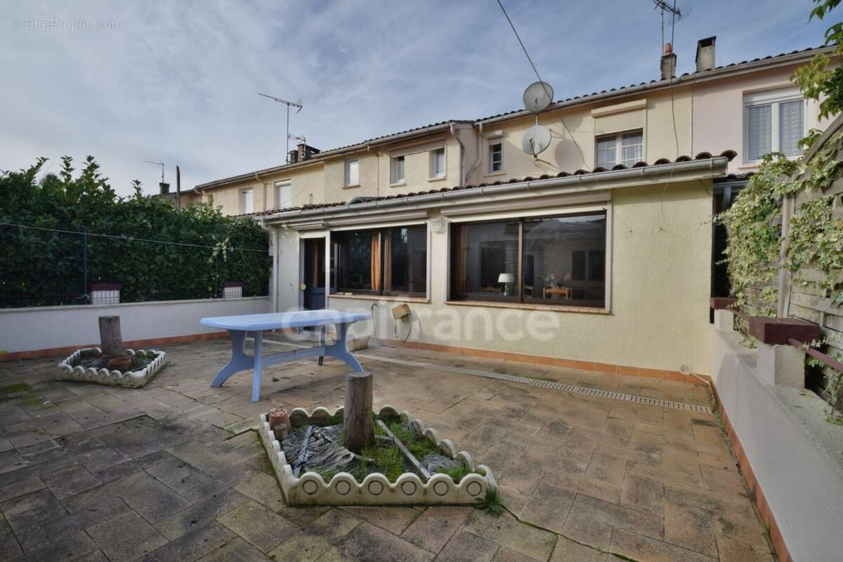 Maison de 117m2 - 3 chambres - 2 cours extérieures - proche des commerces à pieds à TONNEINS - photo 15