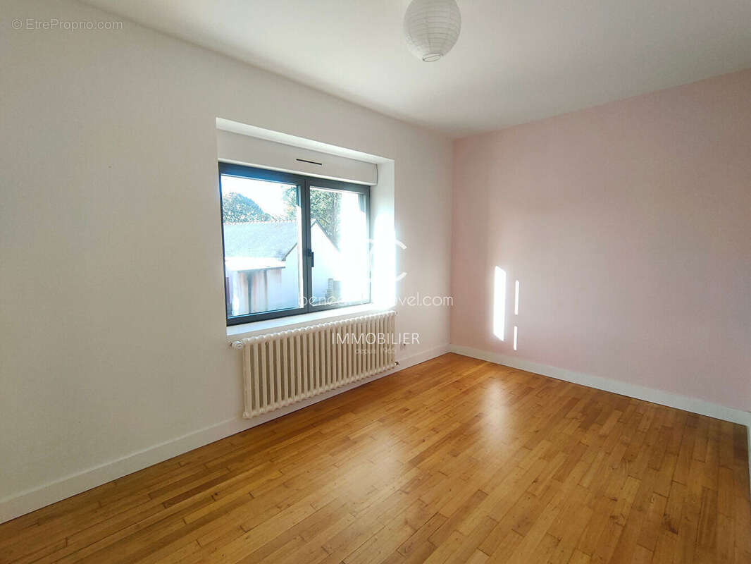 Vannes Ouest - Maison de ville rénovée - 5 pièces - 123 m² - photo 8