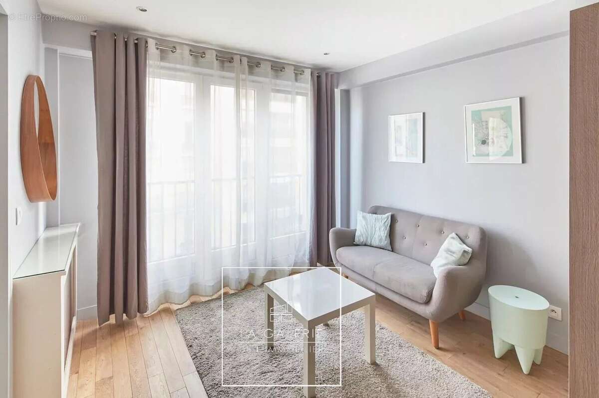 Appartement à PARIS-15E
