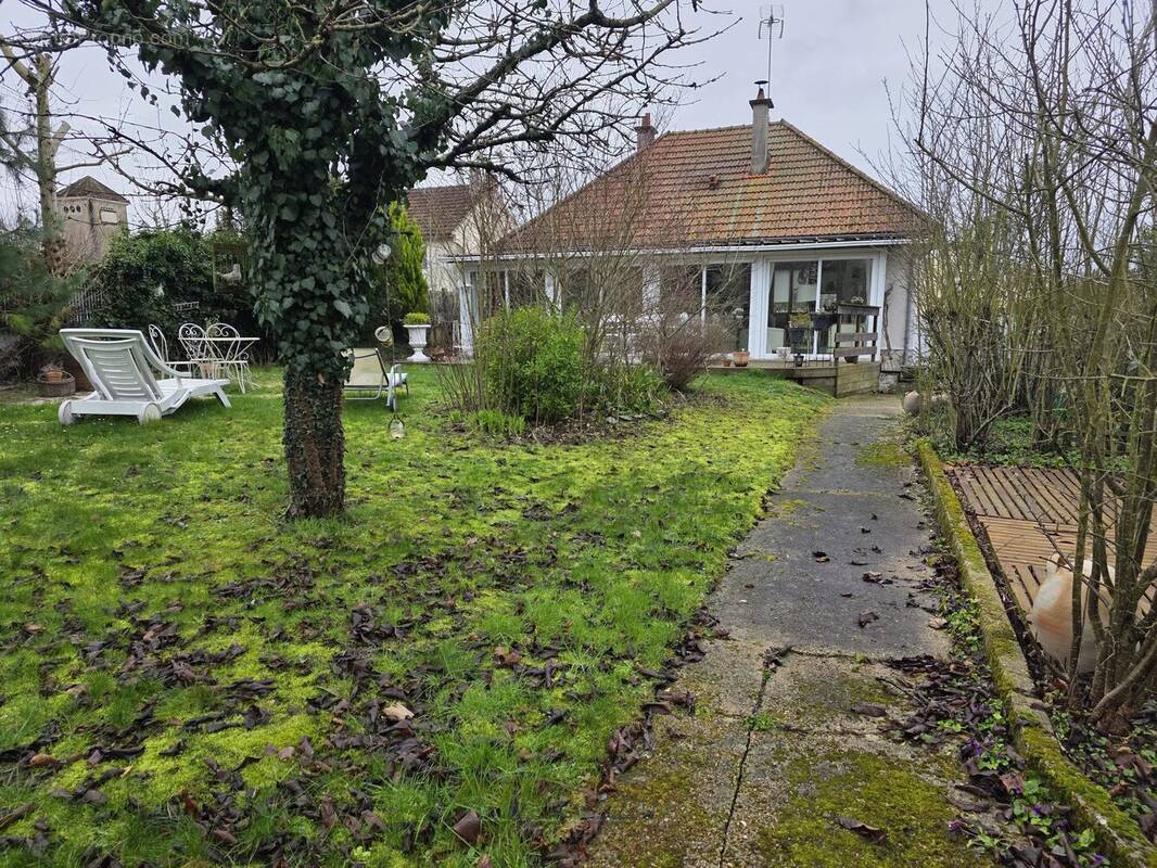 Maison à VILLEMANDEUR