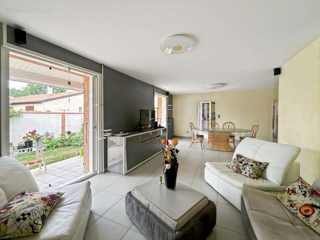 Maison 140 m² à Frouzins  - photo 4