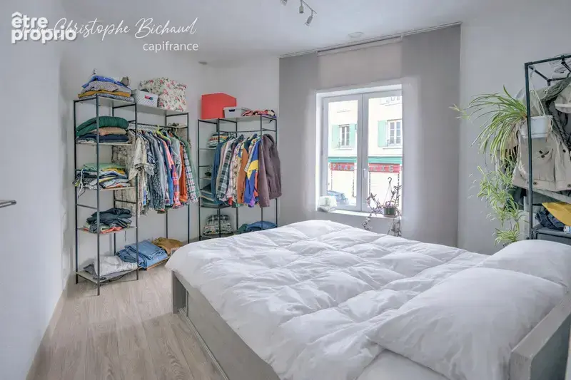 Maison de ville + local commercial loué - photo 8