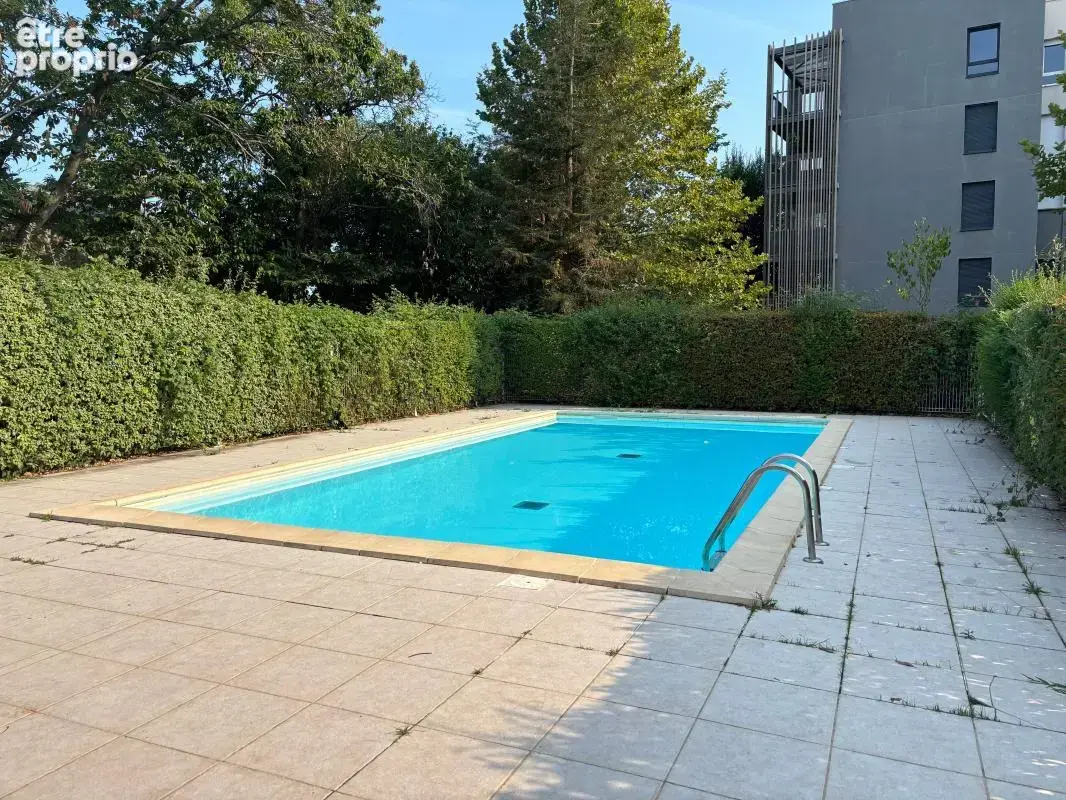 Pau: Appartement d'exception à vendre en dernier étage— Vue panoramique Pyrénées, terrasse 20 m² et piscine dans la résidence - photo 11