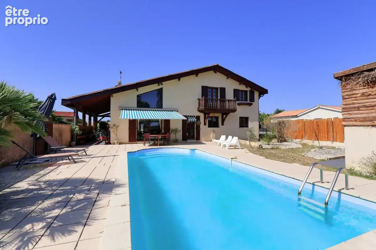 Photo Maison à Cadillac-En-Fronsadais au prix de 339 000€