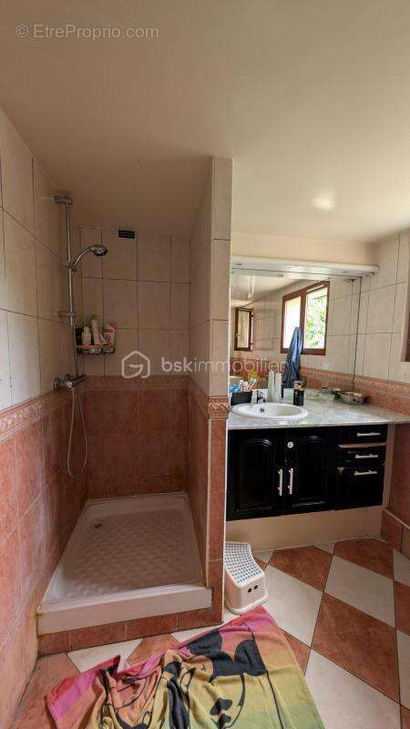 Maison à LA CELLE-SUR-MORIN