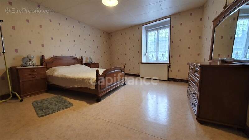 Maison à SAINT-LOUP-SUR-SEMOUSE