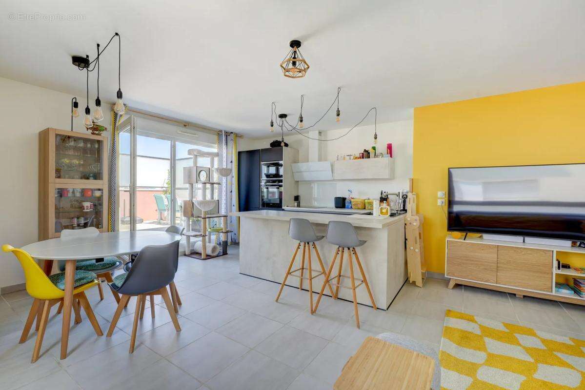 Appartement T4 de 90 m² à Villeurbanne - photo 3