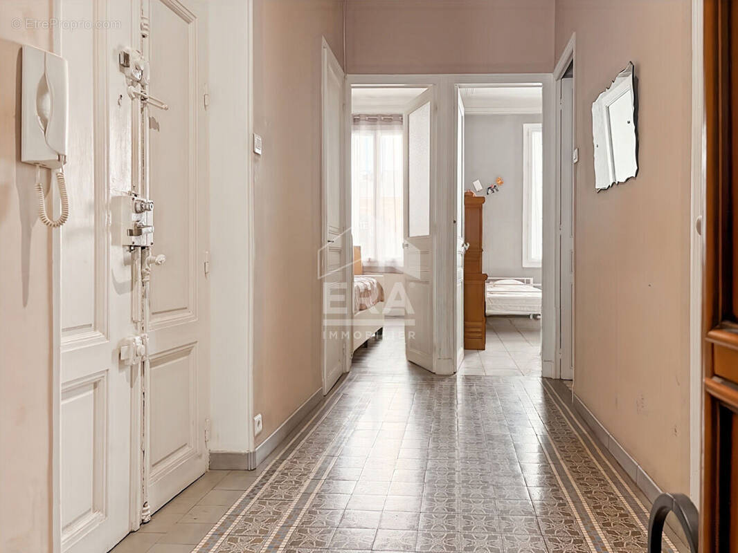 Appartement à MARSEILLE-4E