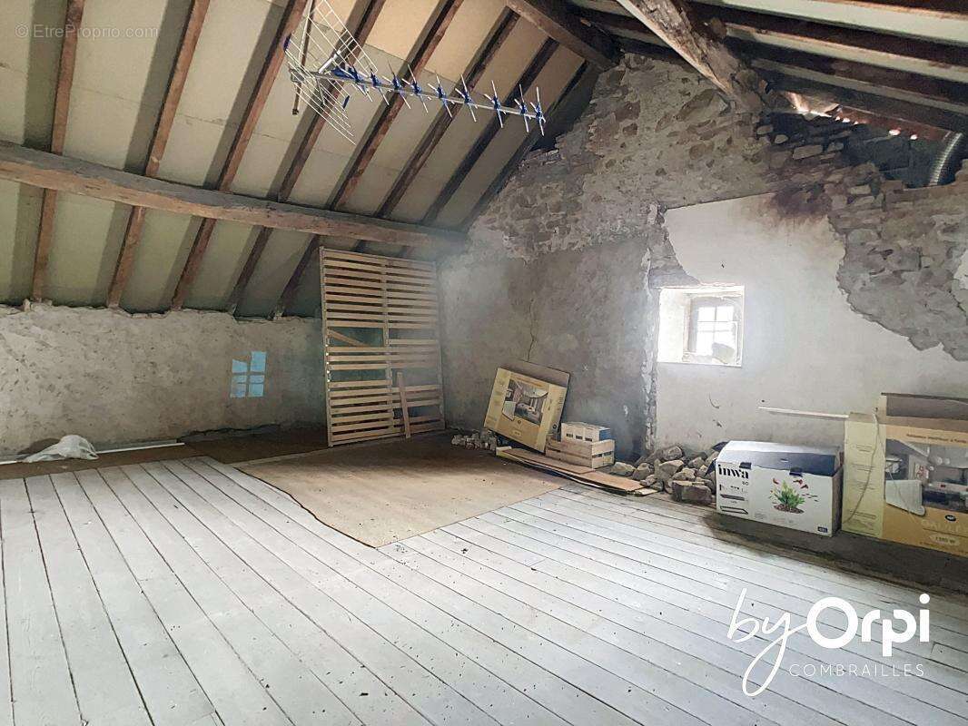 Appartement à SAINT-GERVAIS-D'AUVERGNE
