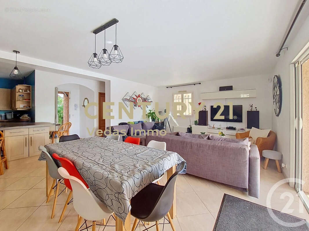 Maison 128 m² à Gigean  - photo 6
