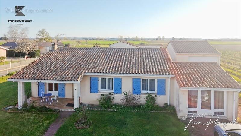 Maison à SAINT-MAGNE-DE-CASTILLON