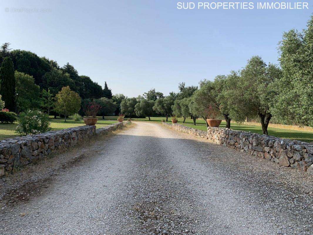 Maison à SAINT-ESTEVE