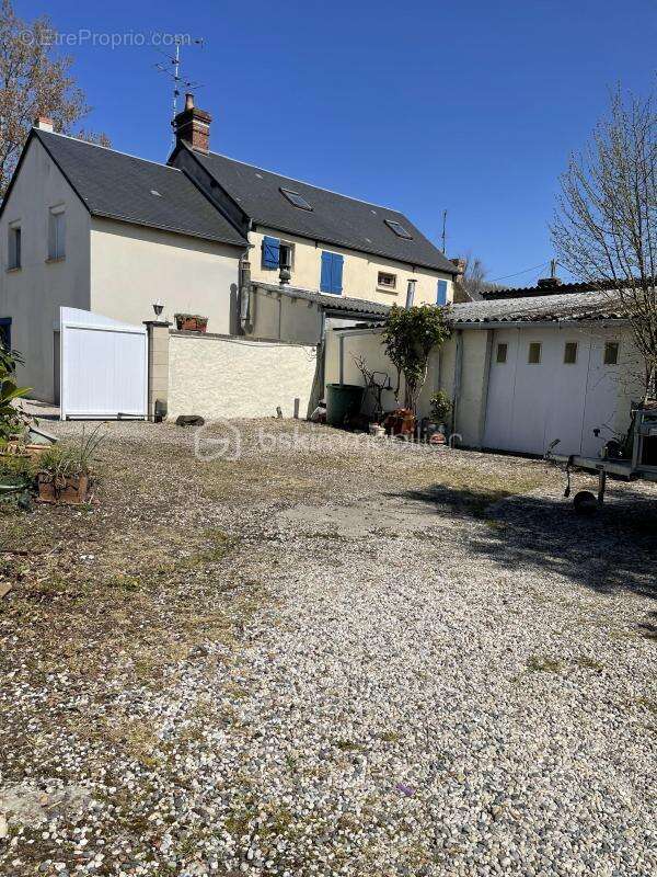 Commerce à MERY-CORBON