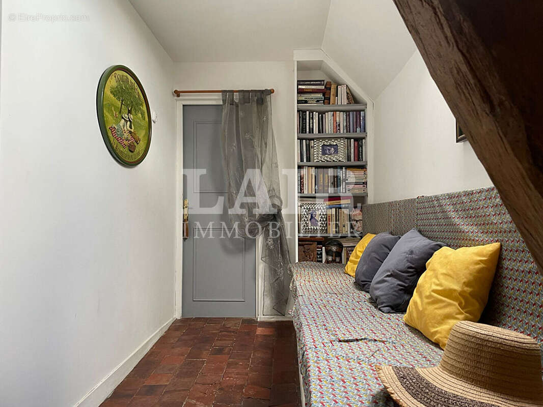 Maison à CONDE-SUR-HUISNE