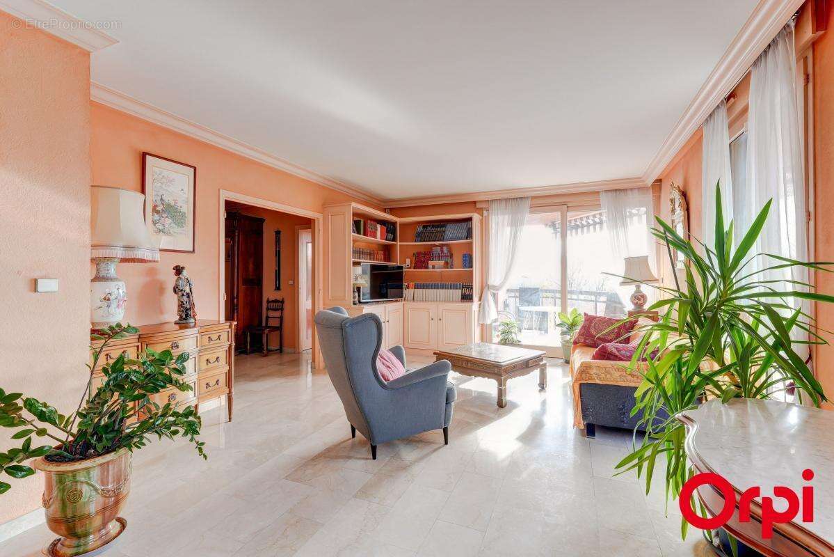 Appartement à CALUIRE-ET-CUIRE