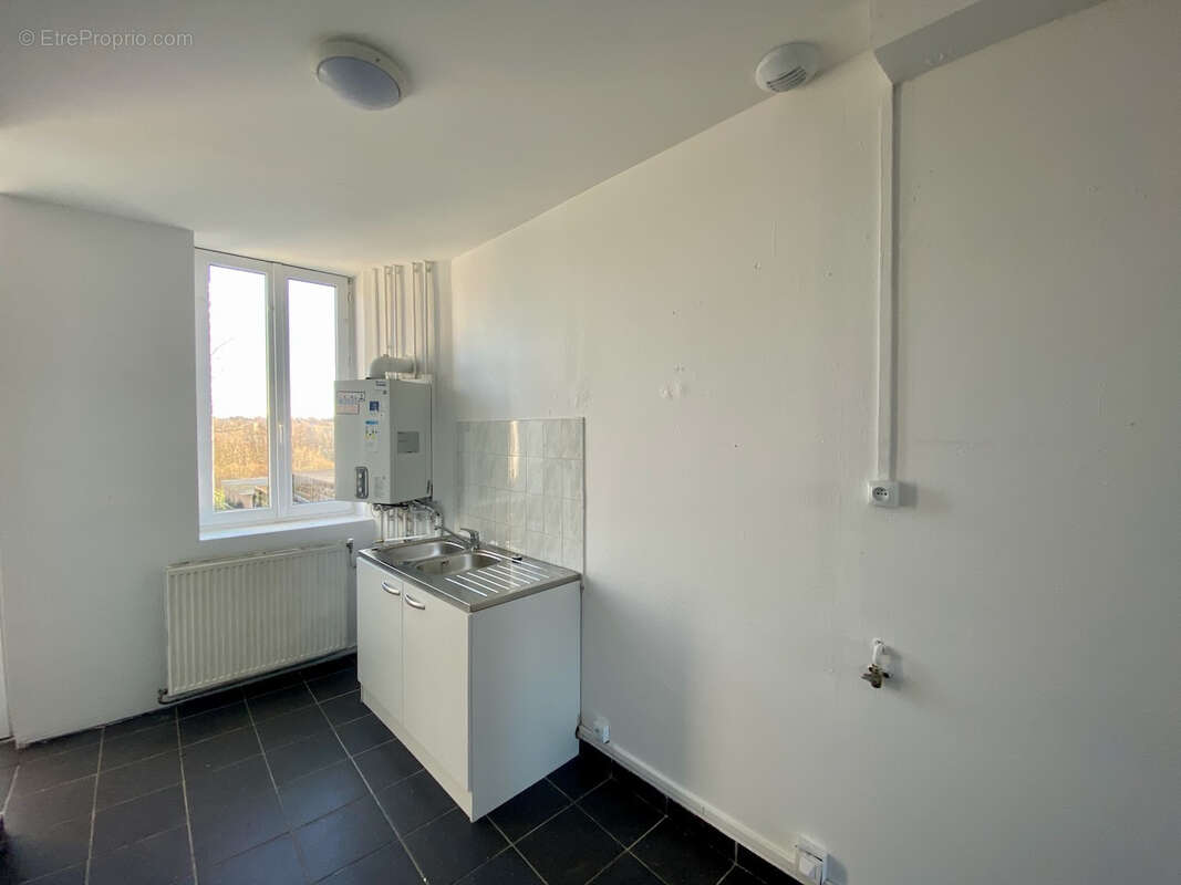 Maison à NEUF-MESNIL