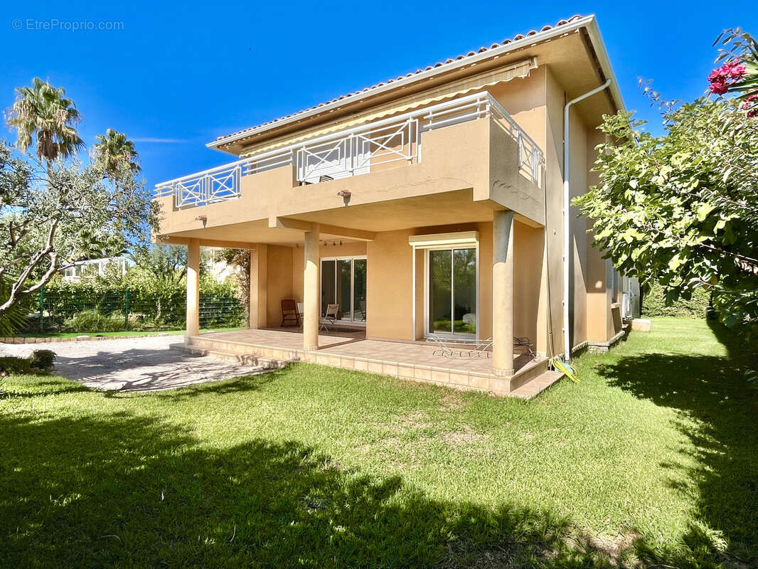 Maison à FREJUS