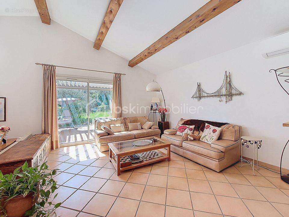 Maison à SOLLIES-VILLE