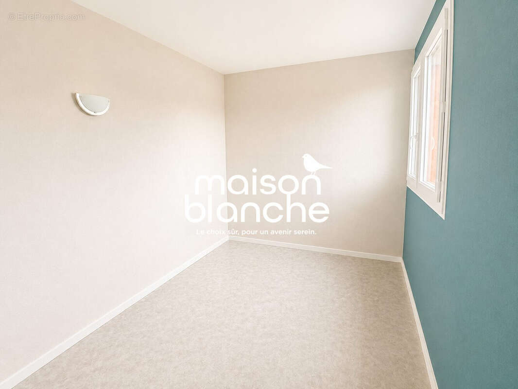 Appartement 74 m² à Parthenay  - photo 8