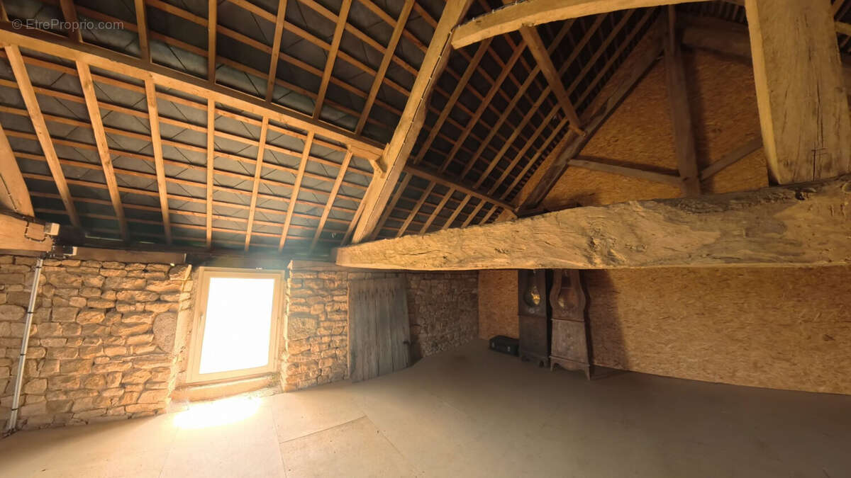 Maison à SAINT-BRICE-DE-LANDELLES