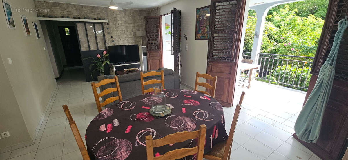 Maison à RIVIERE-SALEE