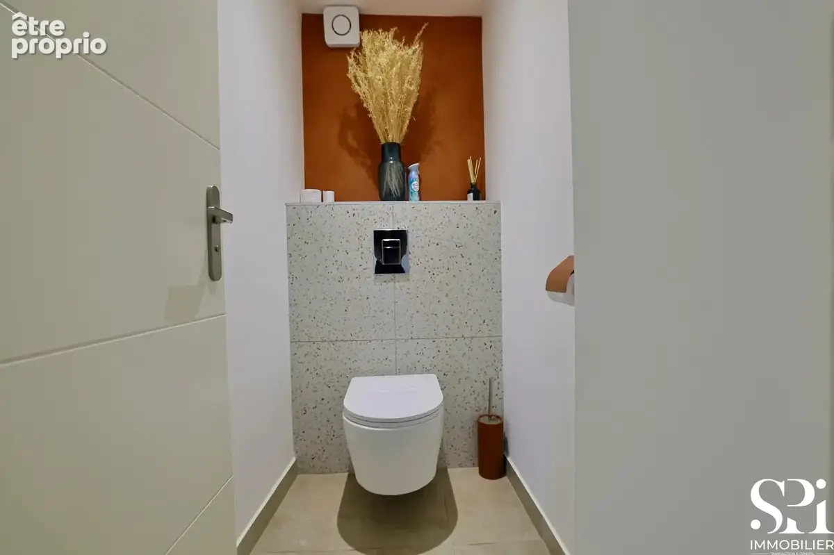 Maison de plain-pied avec piscine, jardin et garage — Toulon, quartier Sainte-Anne / Siblas - photo 17