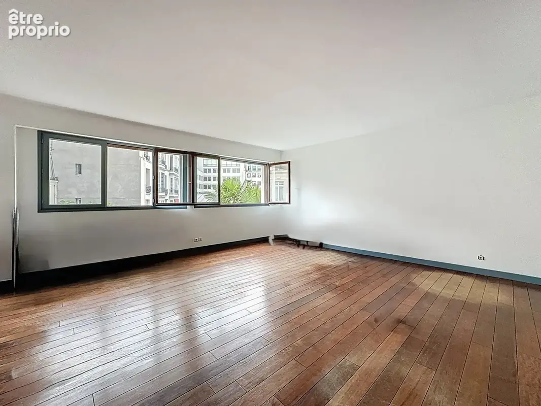 Appartement 53 m² à Paris-8e  - photo 2