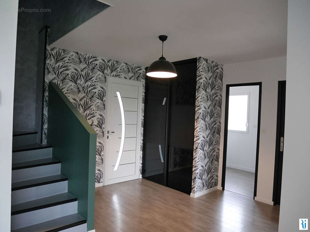 Maison à SAINT-PIERRE-DE-VARENGEVILLE