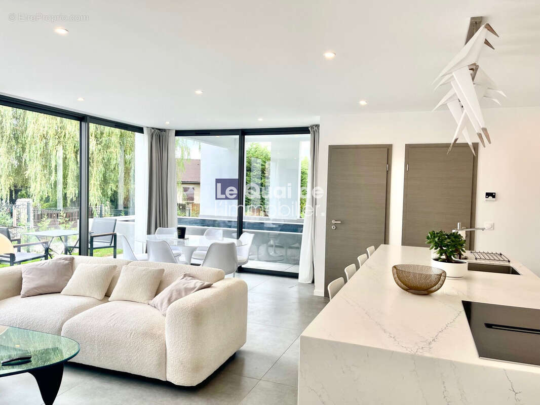 Maison à VILLY-LE-PELLOUX