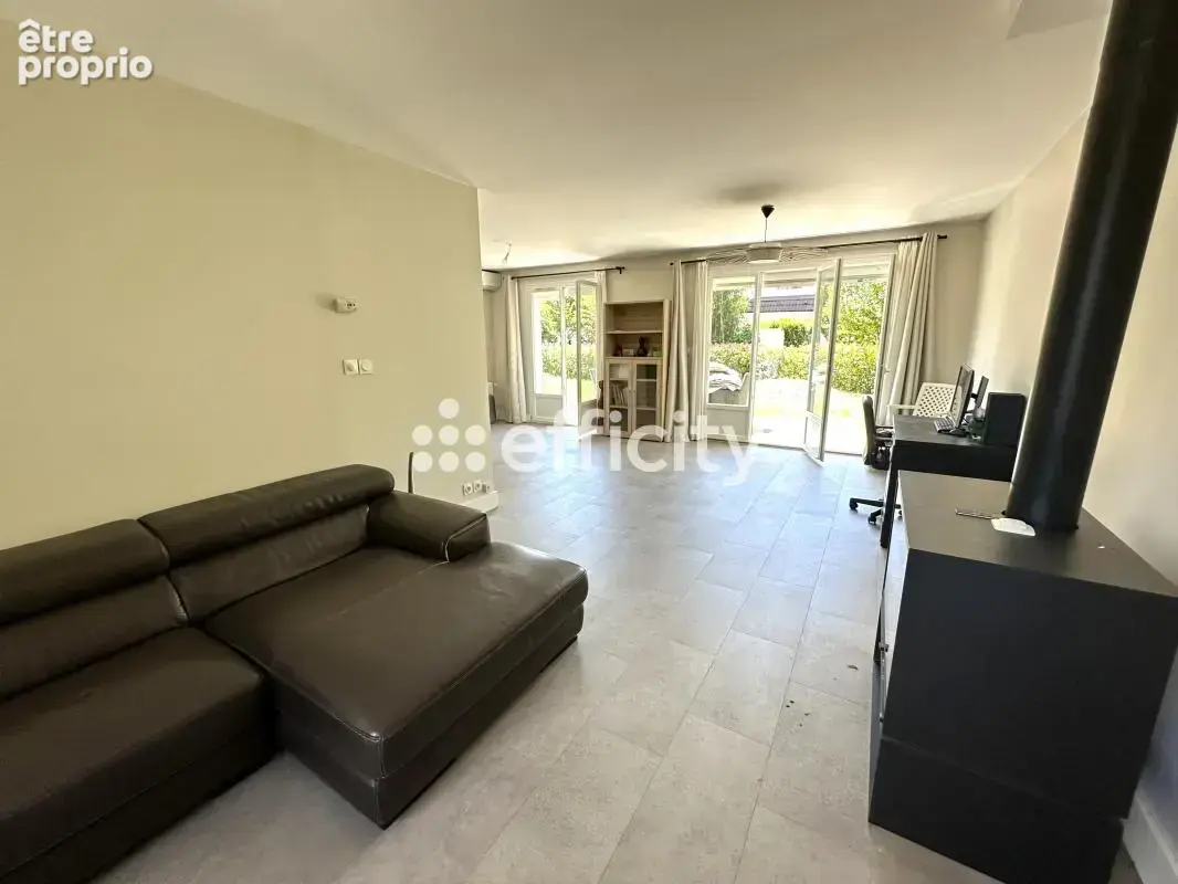 Maison 4 pièces 116 m² à vendre à Meyzieu (69330) - photo 2