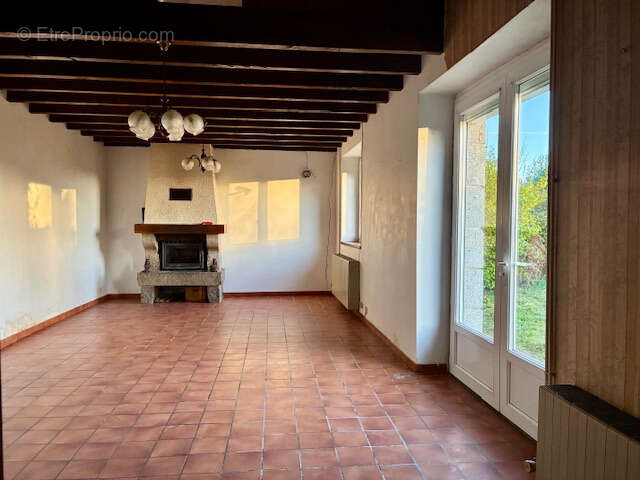 Maison à LA MEAUGON
