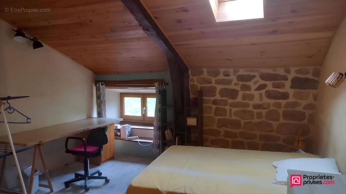 Maison à SAINT-PIERRE-DE-COLOMBIER