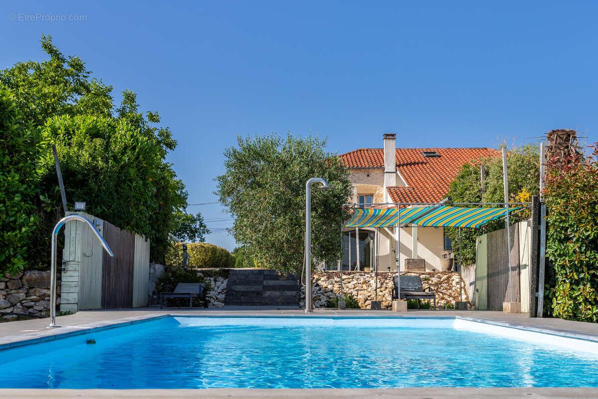Country property with pool - photo 37
