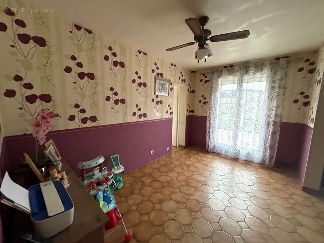 Maison à VIVIER-AU-COURT