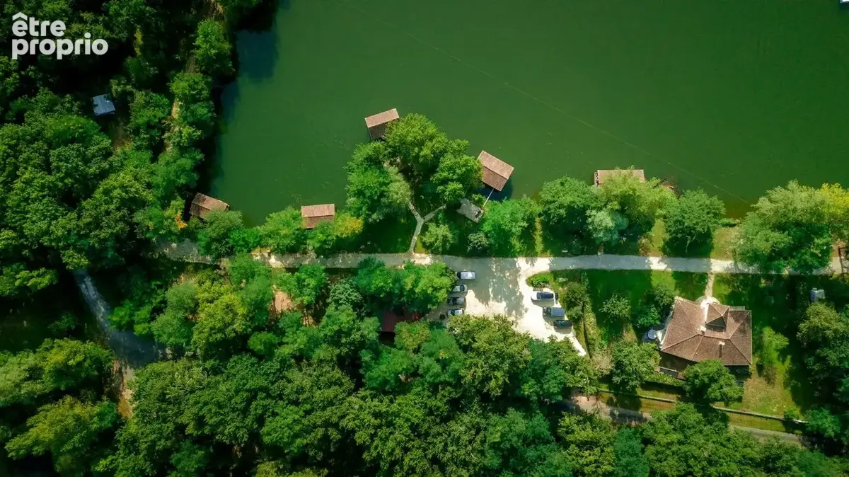 Sablons ? domaine privé de 7 hectares avec lac de 3,6 hectares, hébergements et potentiel touristique près de Saint-Émilion - photo 4