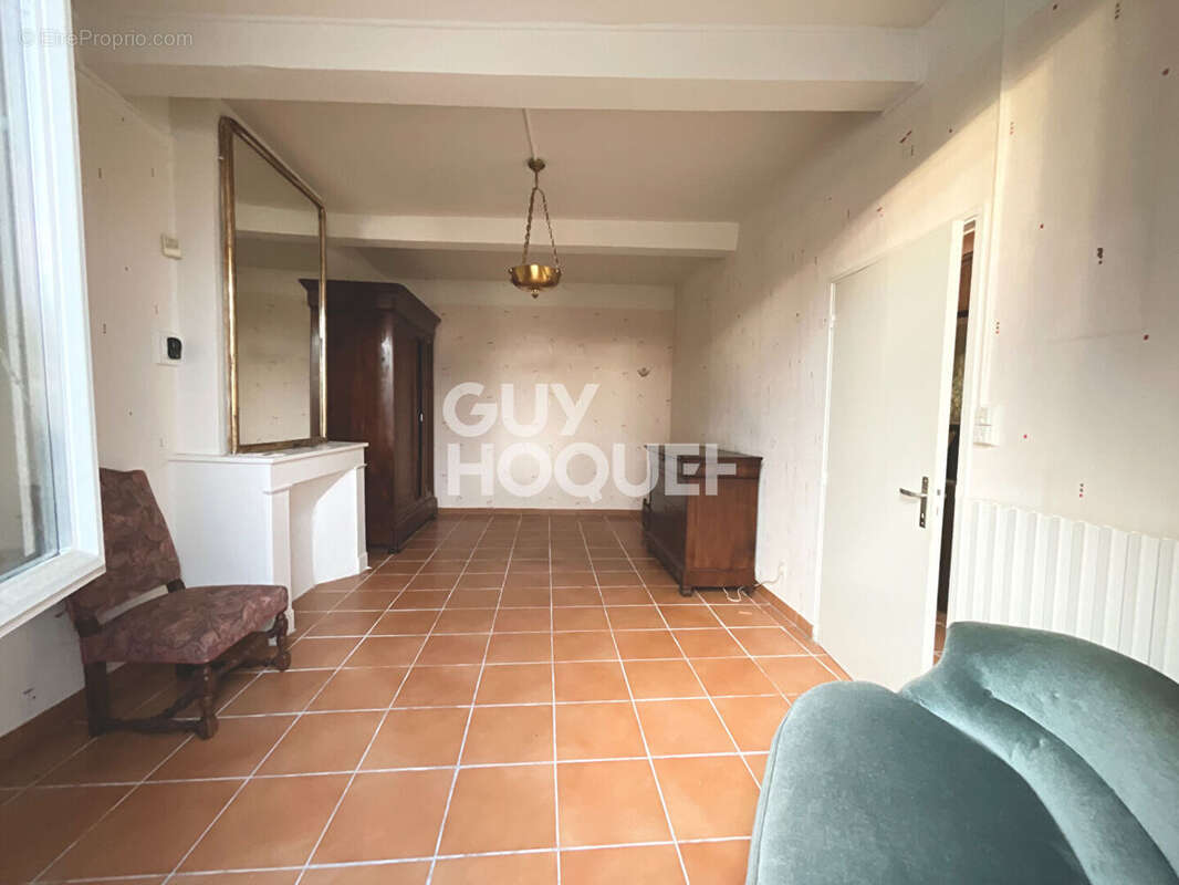 EXCLUSIVITE : Maison 148 m2 dont appartement de 40 m2 sur une parcelle d'environ 600 m2 - photo 6