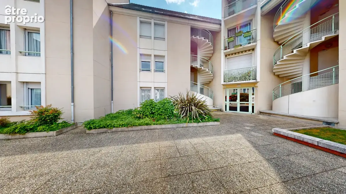 Amboise, Hyper Centre, Appartement 77,40 M2,  Deux Chambres  avec place de parking - photo 7