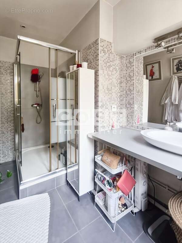 Appartement à COURBEVOIE