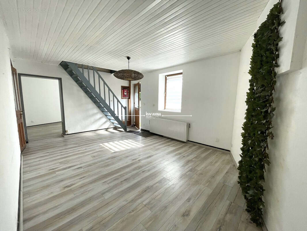Maison 100 m² à Vicq  - photo 5