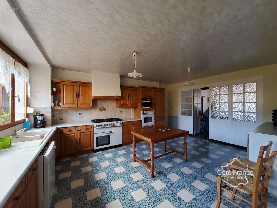 Maison à GIRONDELLE