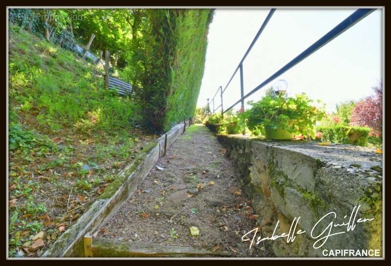 Maison à CHATEAUMEILLANT