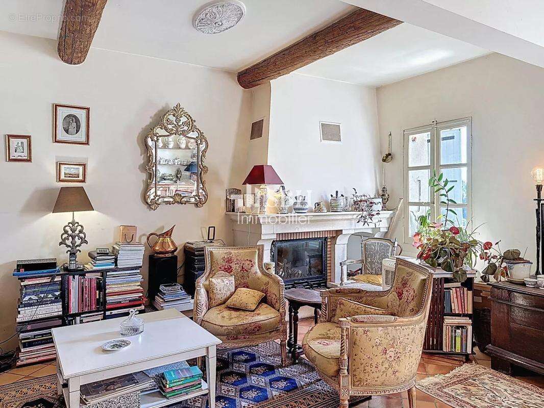 Maison à SAUMANE-DE-VAUCLUSE