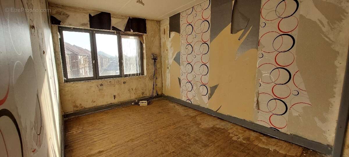 Maison à BRUAY-LA-BUISSIERE