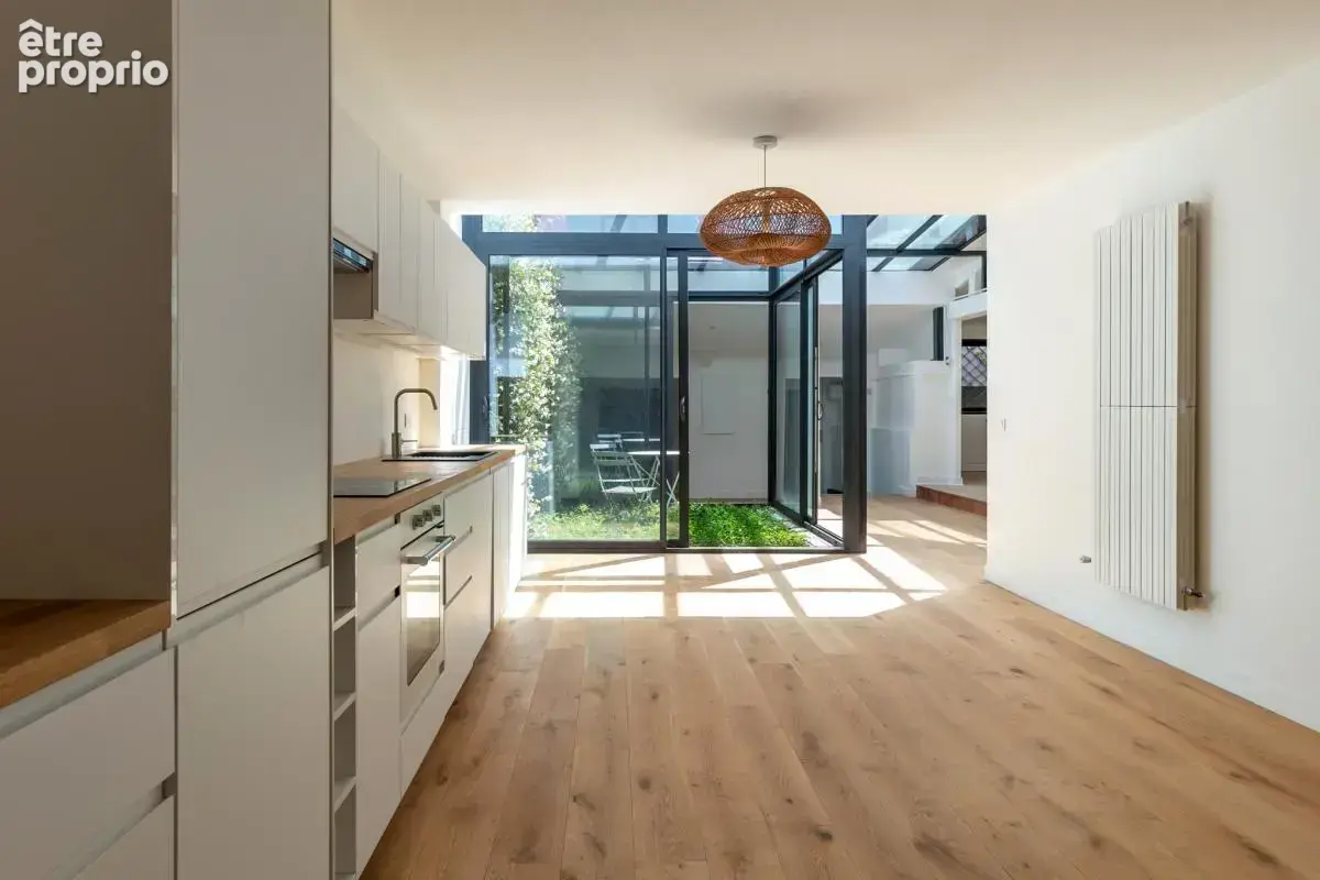 JOURDAIN / Ancien atelier réhabilité en loft duplex - photo 8