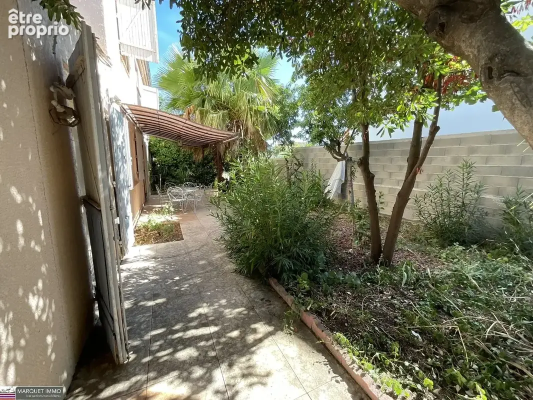 Cadre verdoyant et calme pour cette maison traditionnelle T6 de 141 m², en 3 faces, sur un terrain clos, arboré, piscinable et i - photo 20