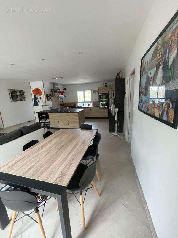 Maison Saint Denis De Pile 5 pièce(s)  4 chambres 118 m2 Terrain 1280m2 - photo 4