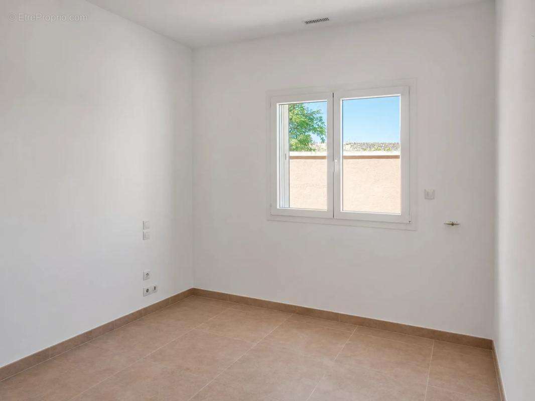 Villa 4 faces – plain-pied – 170 m² – piscine - photo 7